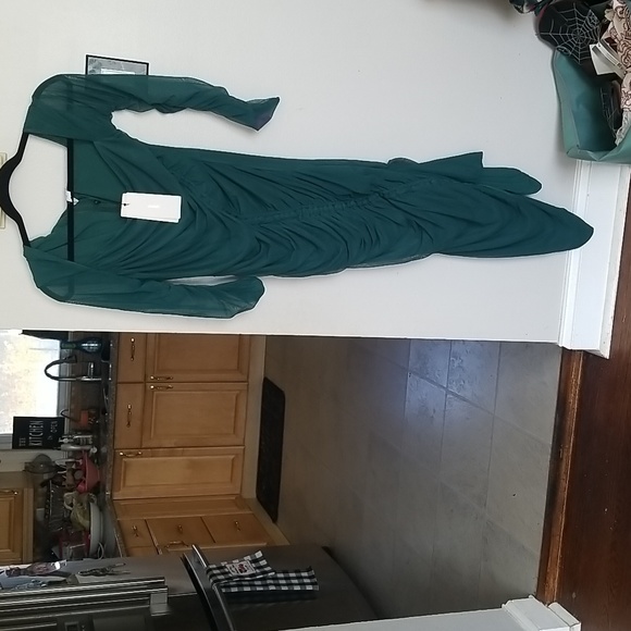 Club L London SWEET DREAMS GREEN MATERNITY ASYMMETRIC RUCHED MIDI DRESS NWT - Picture 3 of 7